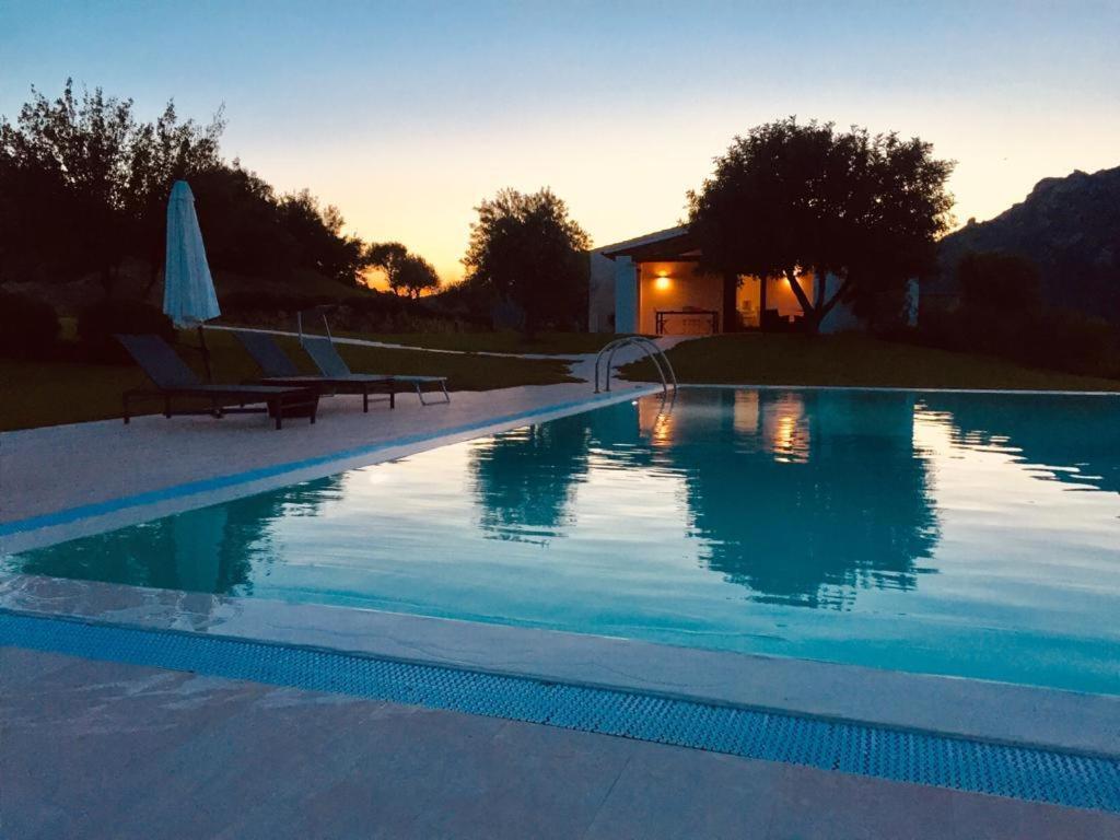 Villa Alba Esclusiva Villa Con Piscina A Sfioro E Vista Mozzafiato Sul Mare Куняна Екстериор снимка